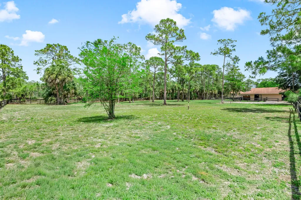 2559 Palm Deer Drive Loxahatchee FL 33470