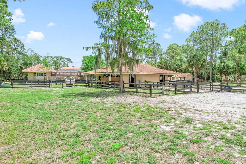 2559 Palm Deer Drive Loxahatchee FL 33470