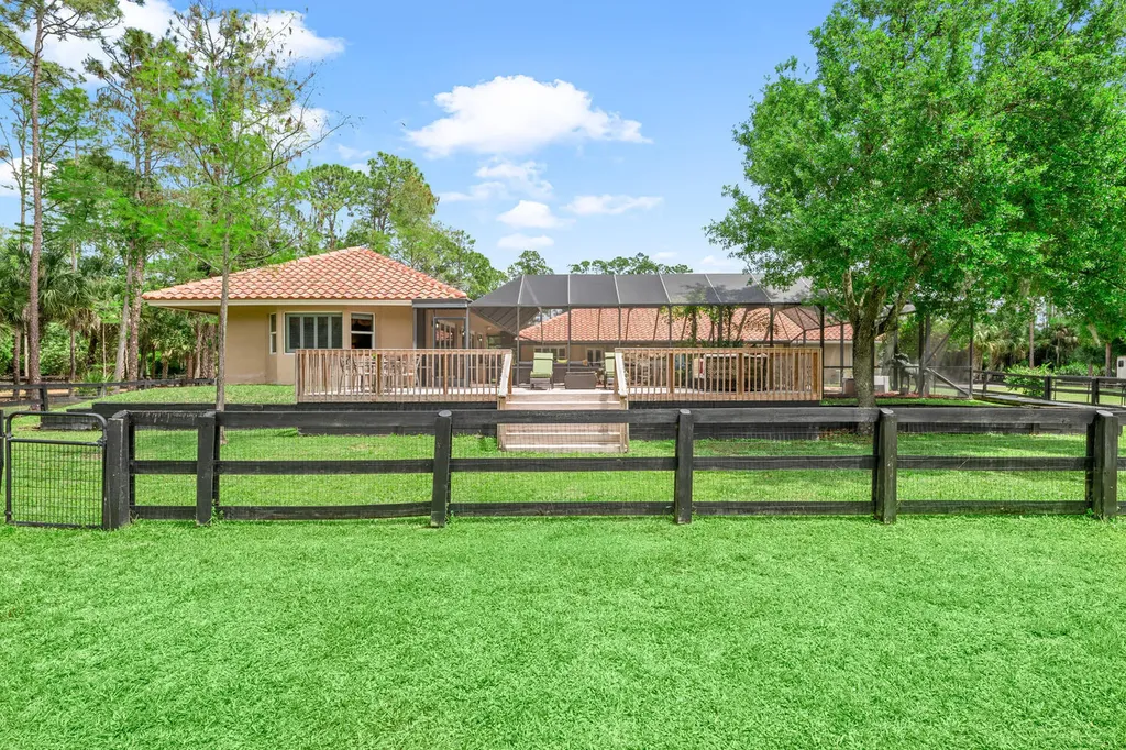 2559 Palm Deer Drive Loxahatchee FL 33470