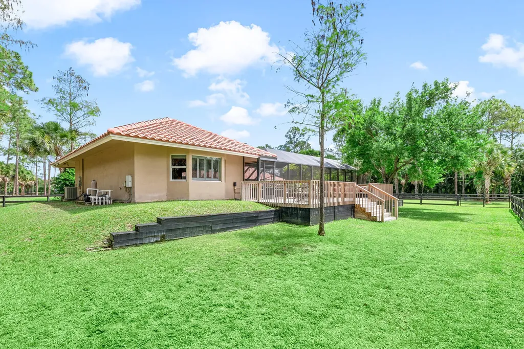 2559 Palm Deer Drive Loxahatchee FL 33470