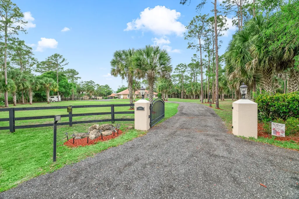 2559 Palm Deer Drive Loxahatchee FL 33470