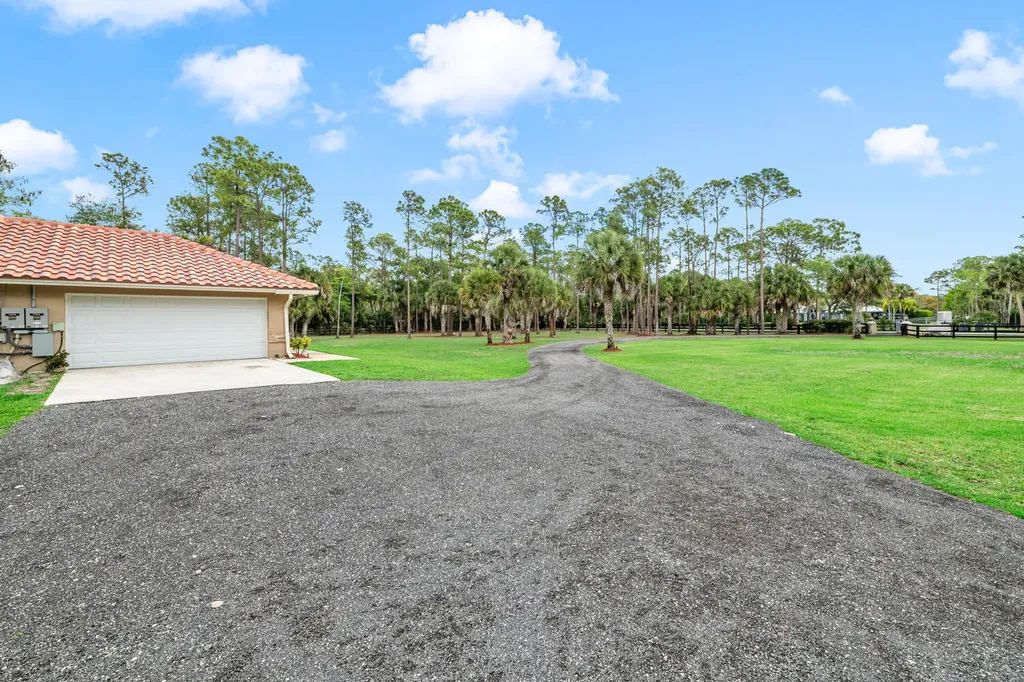 2559 Palm Deer Drive Loxahatchee FL 33470