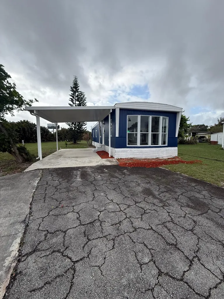 4022 68th Street N Riviera Beach FL 33404