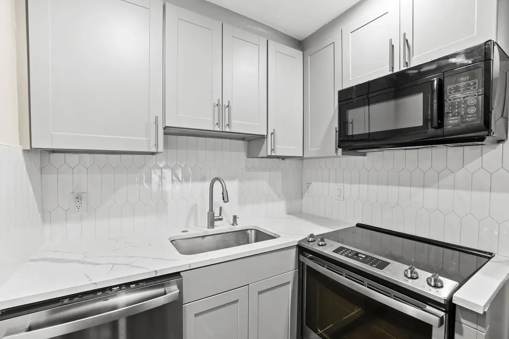 2211 NE 67th Street Fort Lauderdale FL 33308