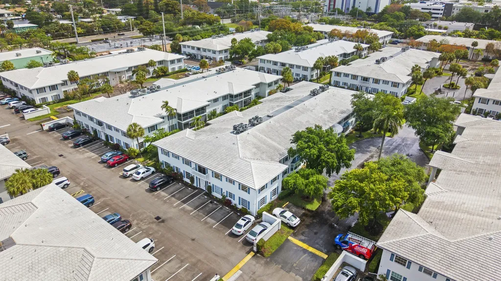 2211 NE 67th Street Fort Lauderdale FL 33308