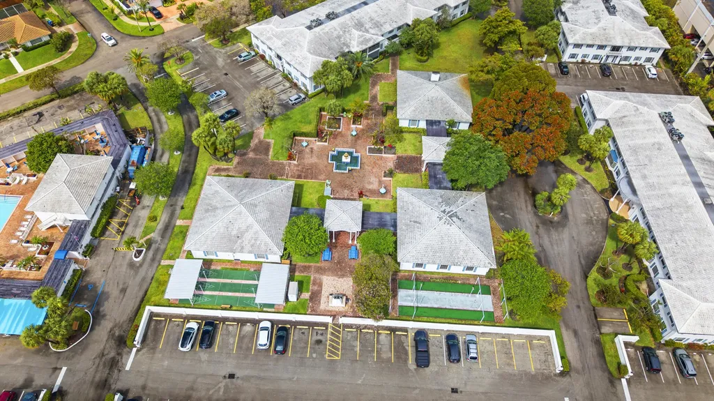 2211 NE 67th Street Fort Lauderdale FL 33308