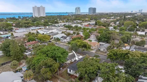 633 55th Street West Palm Beach FL 33407