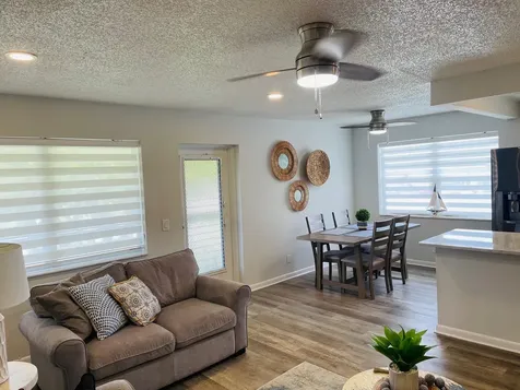 277 Chatham N West Palm Beach FL 33417