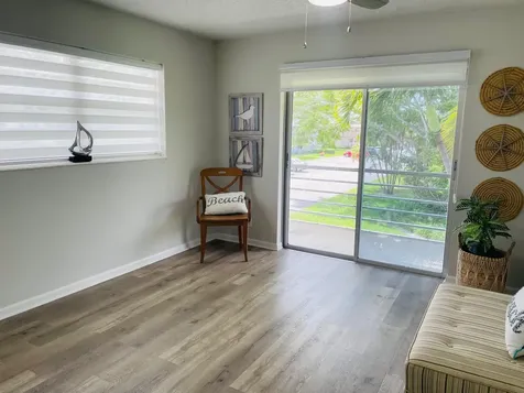 277 Chatham N West Palm Beach FL 33417