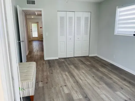 277 Chatham N West Palm Beach FL 33417