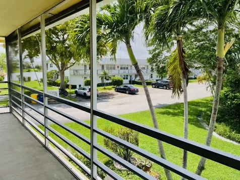 277 Chatham N West Palm Beach FL 33417