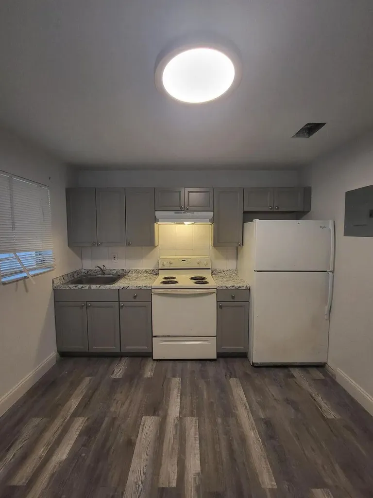 105 SW 12th Avenue Delray Beach FL 33444