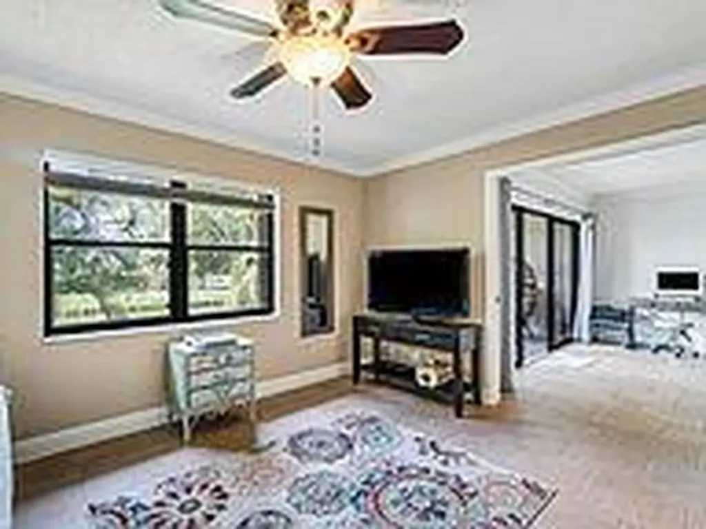 2910 SW 22nd Circle Delray Beach FL 33445
