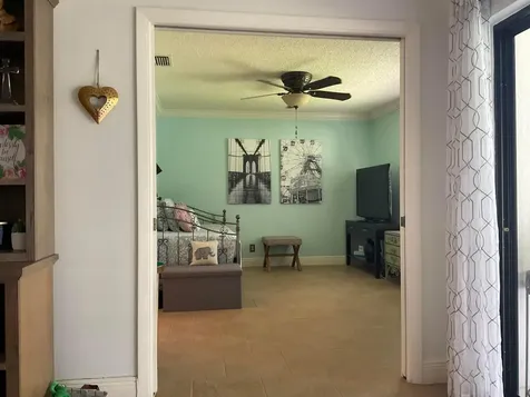 2910 SW 22nd Circle Delray Beach FL 33445
