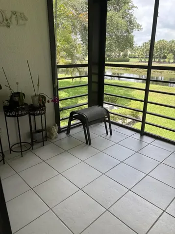 2910 SW 22nd Circle Delray Beach FL 33445