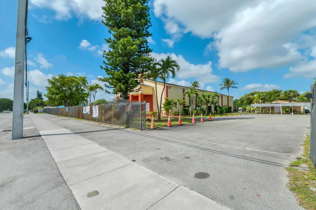 4101 SW 61st Avenue Davie FL