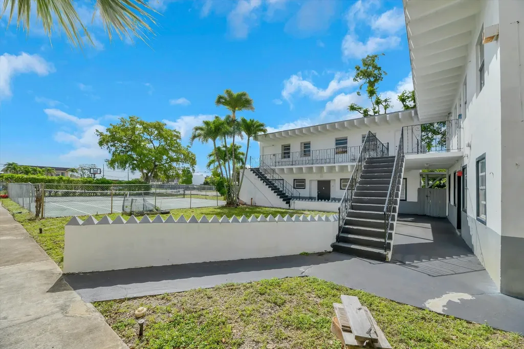 4101 SW 61st Avenue Davie FL