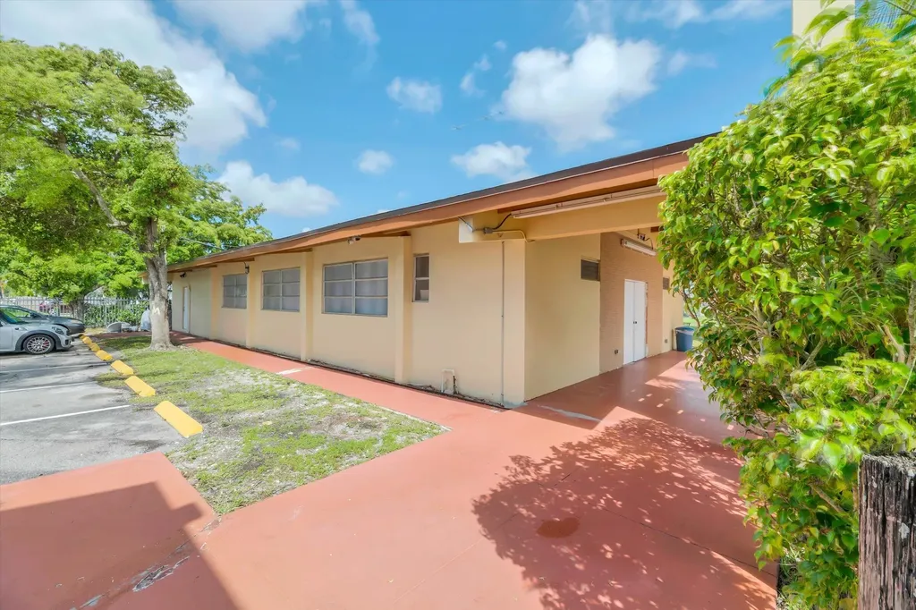 4101 SW 61st Avenue Davie FL