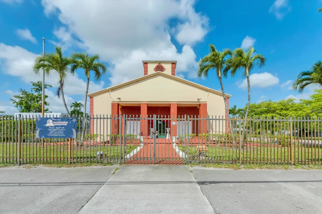4101 SW 61st Avenue Davie FL