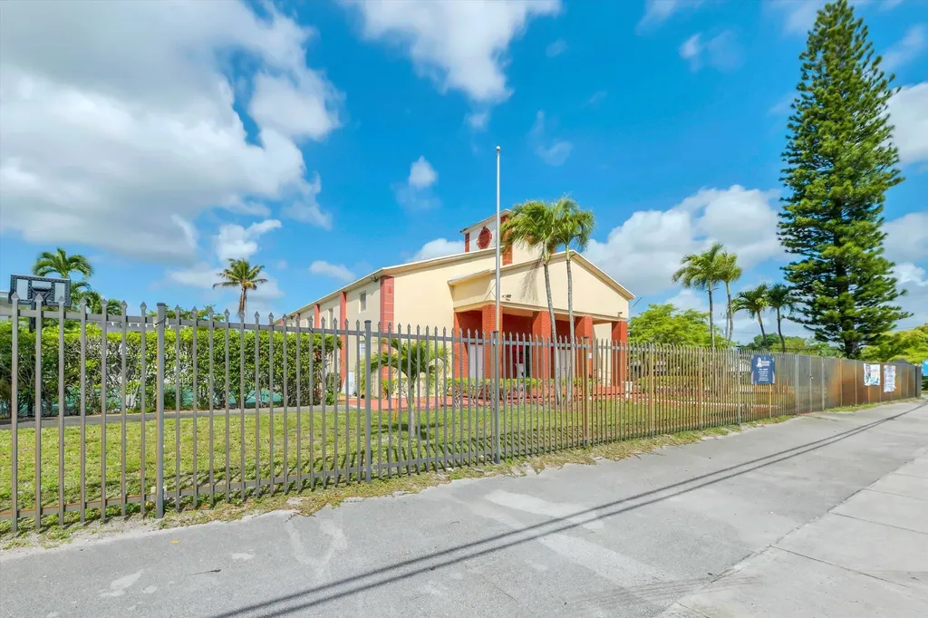 4101 SW 61st Avenue Davie FL