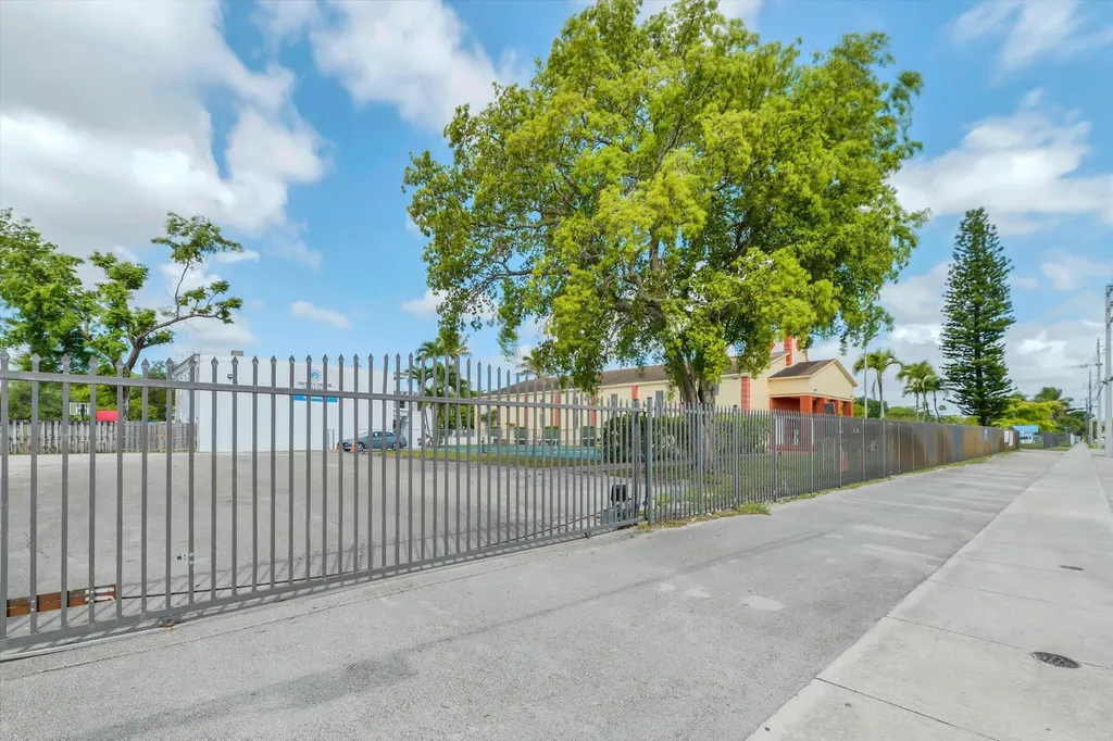 4101 SW 61st Avenue Davie FL