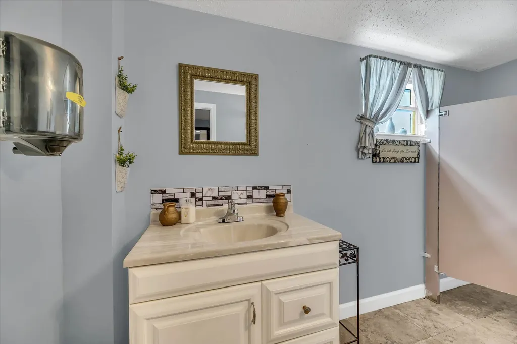 4101 SW 61st Avenue Davie FL