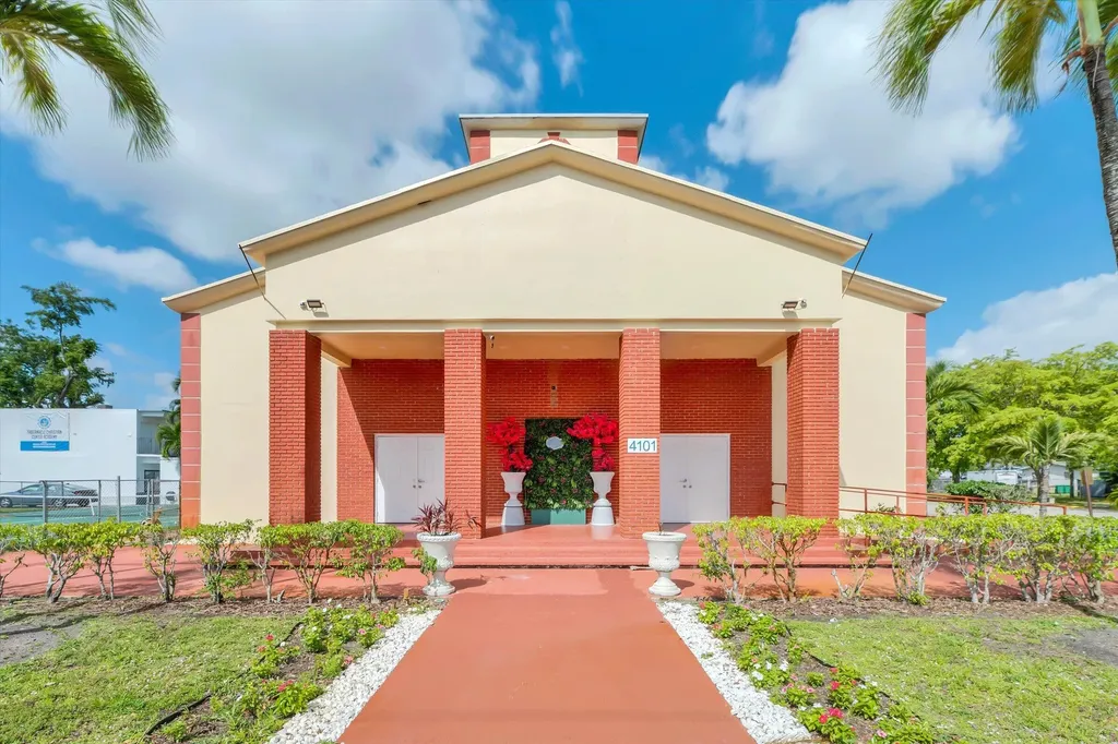 4101 SW 61st Avenue Davie FL