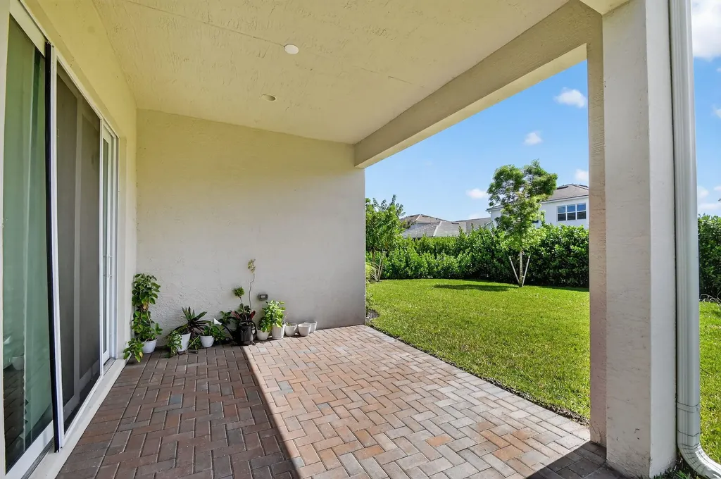 5632 Liberty Lane Westlake FL 33470