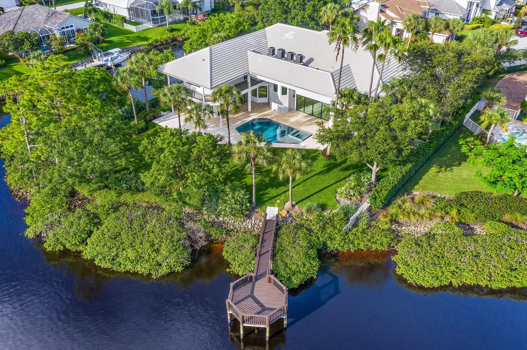 8818 SE Riverfront Terrace Tequesta FL 33469