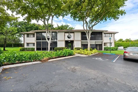10443 E Clairmont Circle Tamarac FL 33321