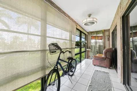 10443 E Clairmont Circle Tamarac FL 33321