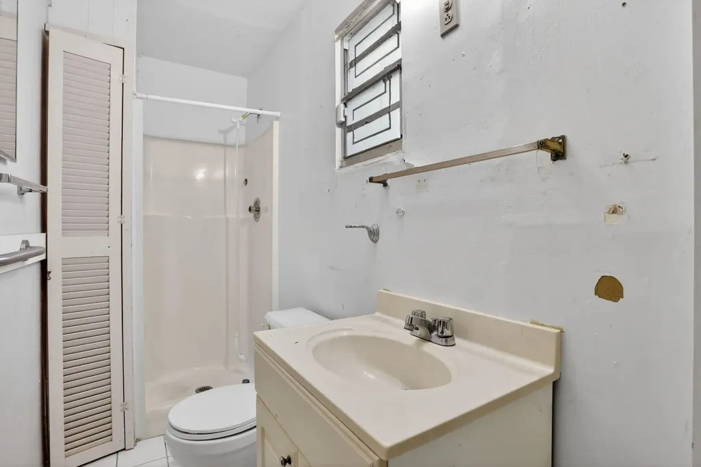 2411 NE 10th Terrace Pompano Beach FL 33064