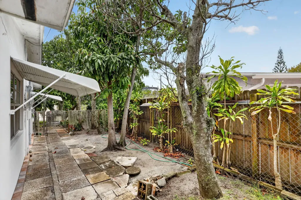 2411 NE 10th Terrace Pompano Beach FL 33064