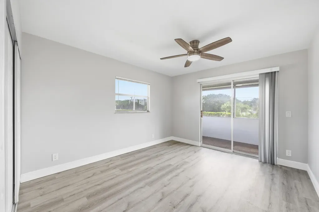 284 Flanders F Delray Beach FL 33484