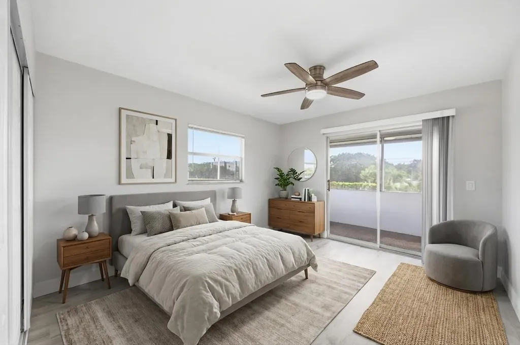 284 Flanders F Delray Beach FL 33484