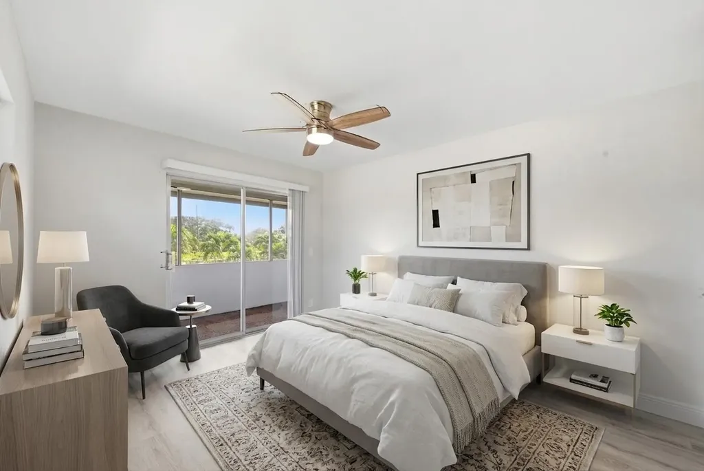284 Flanders F Delray Beach FL 33484