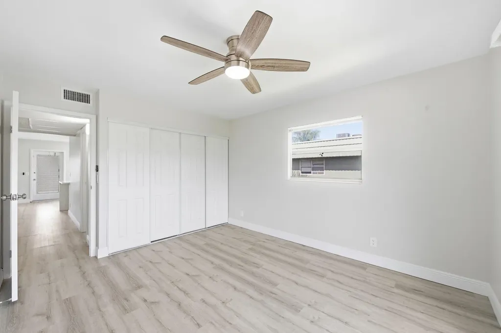 284 Flanders F Delray Beach FL 33484