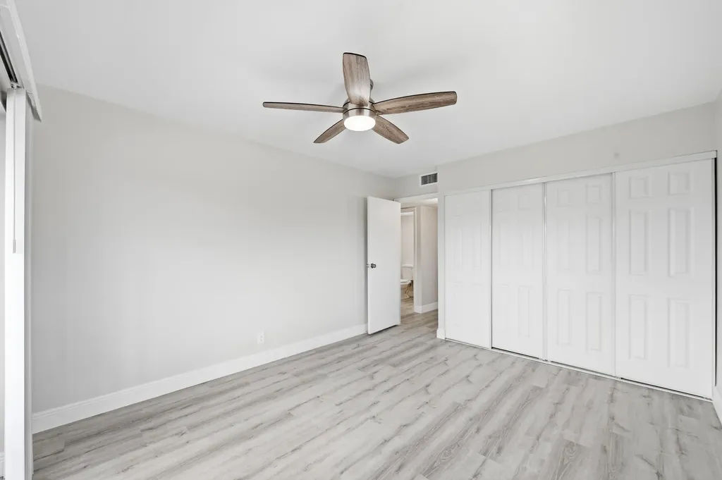 284 Flanders F Delray Beach FL 33484