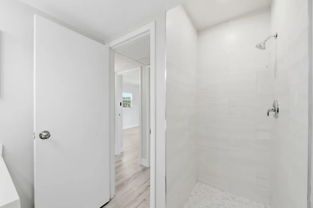 284 Flanders F Delray Beach FL 33484