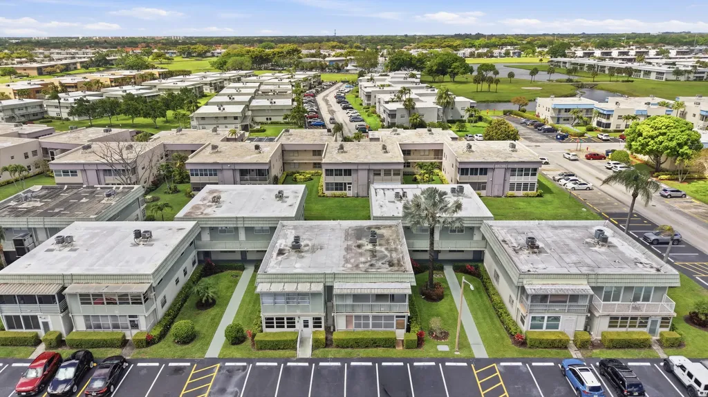 284 Flanders F Delray Beach FL 33484