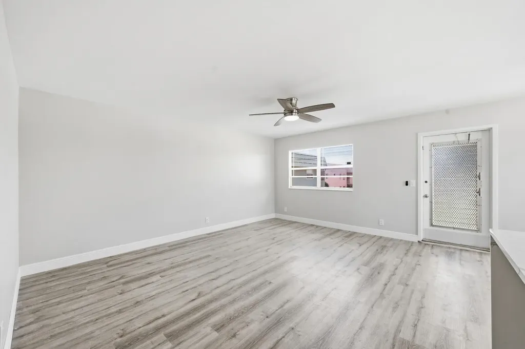 284 Flanders F Delray Beach FL 33484
