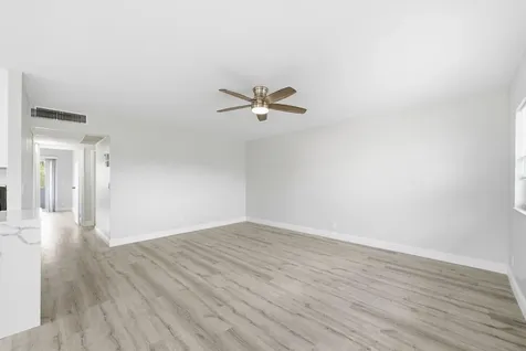 284 Flanders F Delray Beach FL 33484