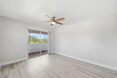 284 Flanders F Delray Beach FL 33484