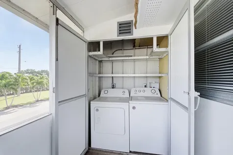 284 Flanders F Delray Beach FL 33484