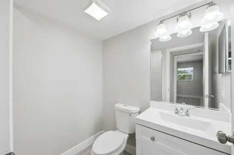 284 Flanders F Delray Beach FL 33484