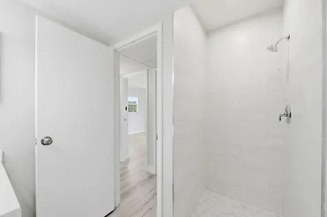 284 Flanders F Delray Beach FL 33484