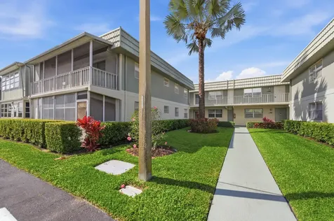 284 Flanders F Delray Beach FL 33484