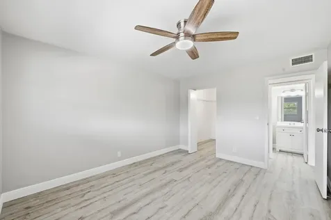 284 Flanders F Delray Beach FL 33484