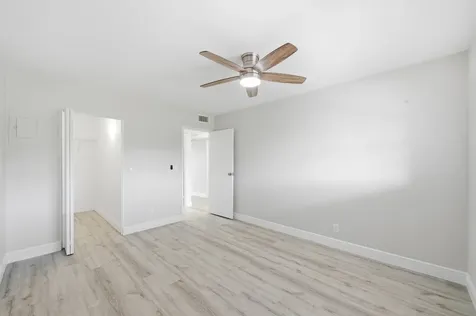 284 Flanders F Delray Beach FL 33484