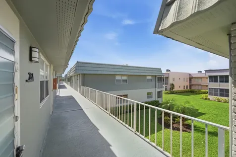284 Flanders F Delray Beach FL 33484